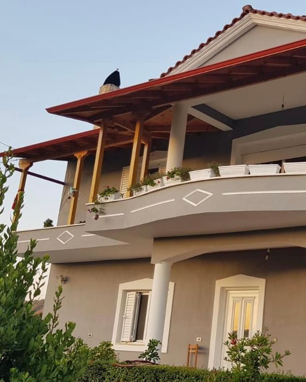 Rent Sakolli Berat